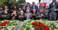 Erbakan Hoca kabri ba ve Eyp Sultan Camii'nde dualarla anld