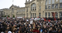 Fransz siyaseti slamofobiden slam ve Mslman kartlna evriliyor
